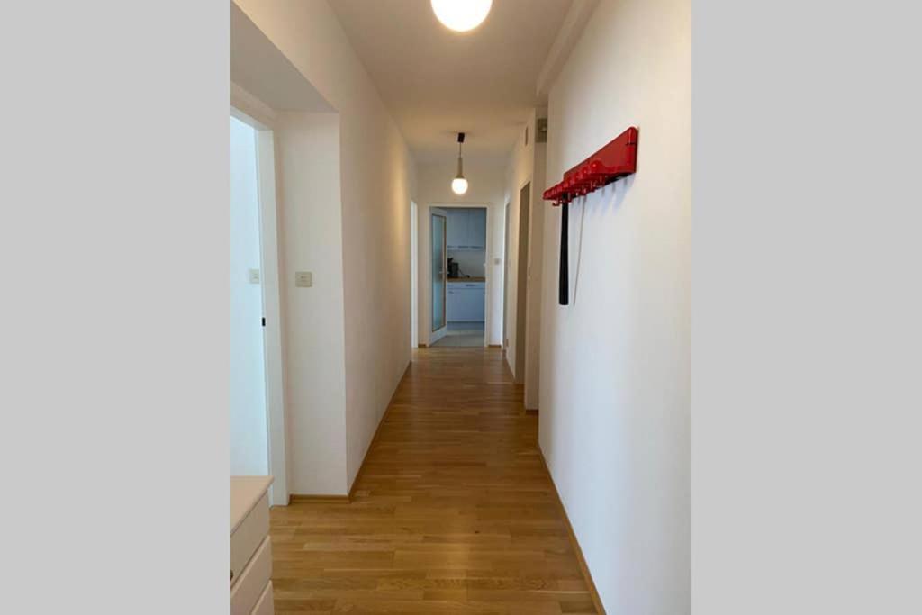 Mitten Im Achten. Zentrale Wohnung In Wien Exterior foto